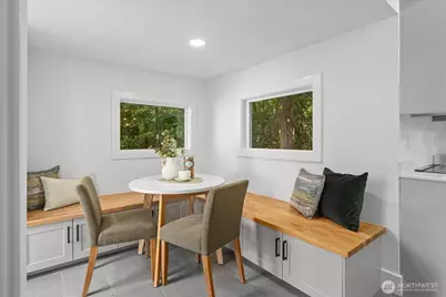 10322 Ashworth Avenue N, Seattle, WA 98133 - Photo 9