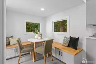 10322 Ashworth Ave N, Seattle, WA 98133 - Photo 9