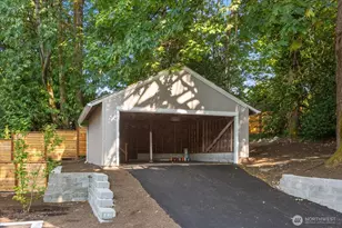 10322 Ashworth Ave N, Seattle, WA 98133 - Photo 31