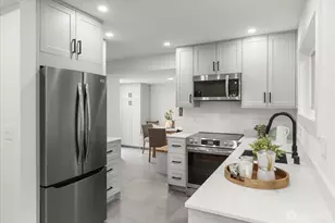 10322 Ashworth Ave N, Seattle, WA 98133 - Photo 7