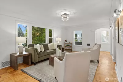 10322 Ashworth Avenue N, Seattle, WA 98133 - Photo 3