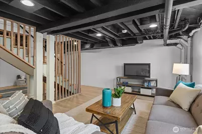 10322 Ashworth Avenue N, Seattle, WA 98133 - Photo 25