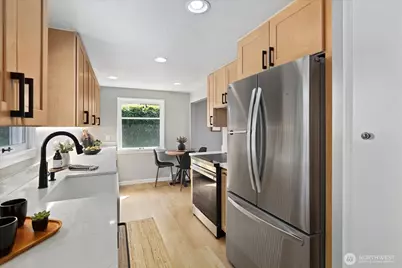 8438 41st Avenue SW, Seattle, WA 98136 - Photo 9