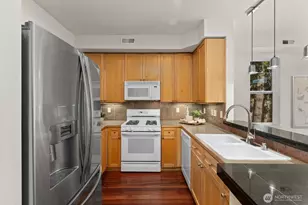 12721 SE 41st Pl, Bellevue, WA 98006 - Photo 9