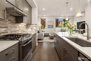 3300 NE 65th St, Seattle, WA 98115 - Photo 9