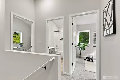 10514 Ninth Avenue NE, Seattle, WA 98125 - Photo 7