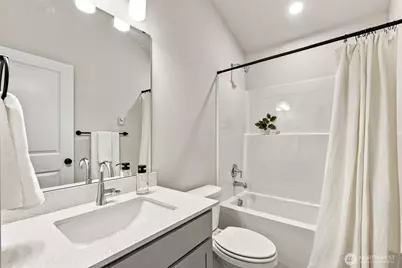 10514 Ninth Avenue NE, Seattle, WA 98125 - Photo 13