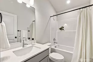 10514 9th Ave NE, Seattle, WA 98125 - Photo 13