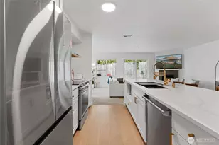901 E Marine View Dr, Everett, WA 98201 - Photo 11