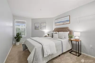 4343 Roosevelt Way NE #404, Seattle, WA 98105 - Photo 17