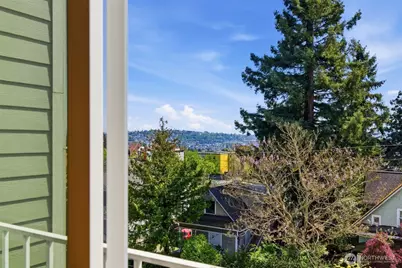 800 N Allen Place #401, Seattle, WA 98103 - Photo 31