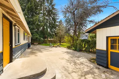 11122 Angeline Road E, Bonney Lake, WA 98391 - Photo 5