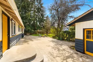 11122 Angeline Rd E, Bonney Lake, WA 98391 - Photo 5