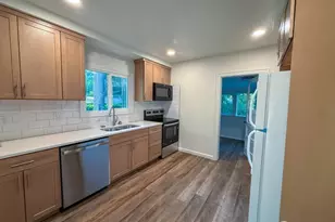 641 NW 180th St, Shoreline, WA 98177 - Photo 9