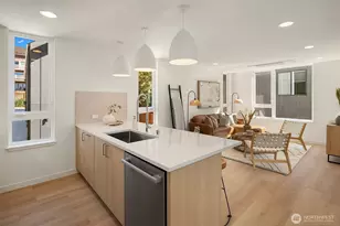 2528 30th Ave W, Seattle, WA 98199 - Photo 3