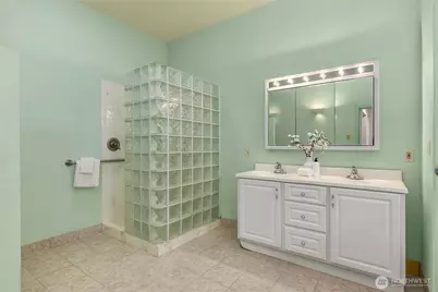 11033 Mandus Olson Road NE, Bainbridge Island, WA 98110 - Photo 25