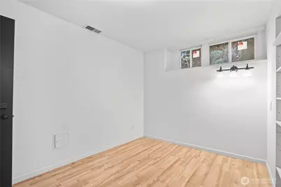 3240 90th Place SE, Mercer Island, WA 98040 - Photo 31