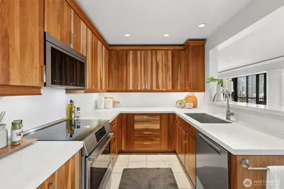 320 Melrose Avenue E #704, Seattle, WA 98102 - Photo 7