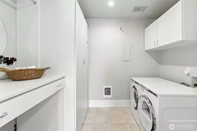 320 Melrose Avenue E #704, Seattle, WA 98102 - Photo 19