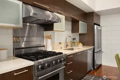 2911 2nd Avenue #704, Seattle, WA 98121 - Photo 5