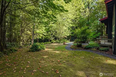 8051 NE Paulanna Lane, Bainbridge Island, WA 98110 - Photo 11