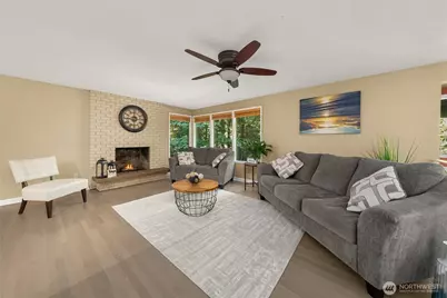 8051 NE Paulanna Lane, Bainbridge Island, WA 98110 - Photo 19