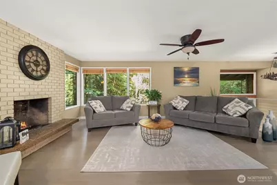 8051 NE Paulanna Lane, Bainbridge Island, WA 98110 - Photo 23