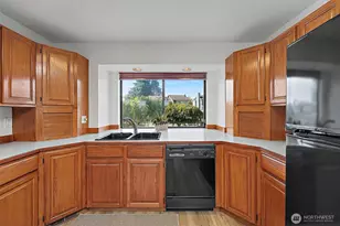 3821 Commencement Bay Dr N, Tacoma, WA 98407 - Photo 11