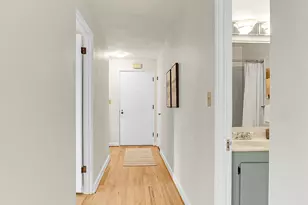 1800 Taylor Ave N, Seattle, WA 98109 - Photo 9