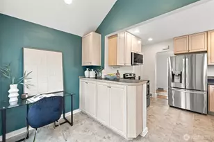 6043 37th Ave NE, Seattle, WA 98115 - Photo 9