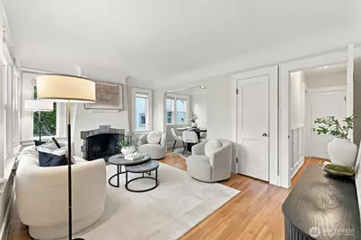 6043 37th Avenue NE, Seattle, WA 98115 - Photo 3
