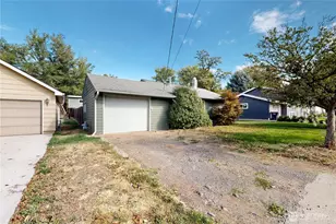 601 SE 6th St, College Place, WA 99324 - Photo 35