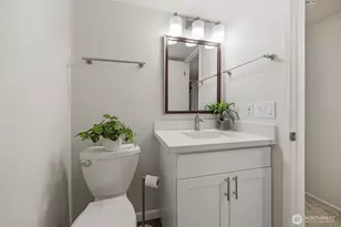 10819 NE 37th Pl, Bellevue, WA 98004 - Photo 19