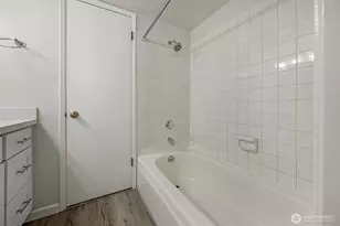 10819 NE 37th Pl, Bellevue, WA 98004 - Photo 21