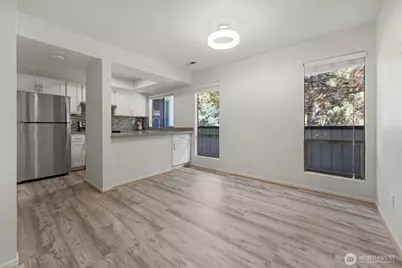 10819 NE 37th Place #221, Bellevue, WA 98004 - Photo 3