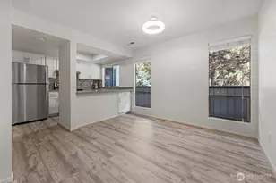 10819 NE 37th Pl, Bellevue, WA 98004 - Photo 3
