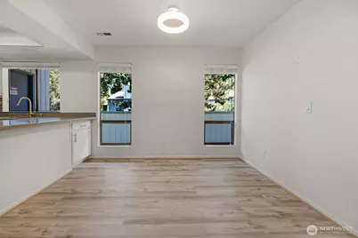 10819 NE 37th Place #221, Bellevue, WA 98004 - Photo 9