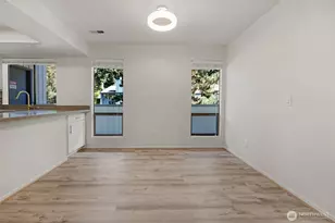 10819 NE 37th Pl, Bellevue, WA 98004 - Photo 9