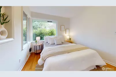 10527 23rd Avenue NE, Seattle, WA 98125 - Photo 17