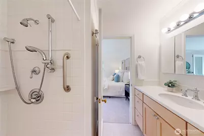 10527 23rd Avenue NE, Seattle, WA 98125 - Photo 15