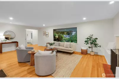 10527 23rd Avenue NE, Seattle, WA 98125 - Photo 5