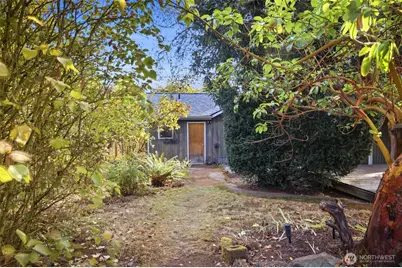 9555 College Way N, Seattle, WA 98103 - Photo 29