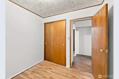 9555 College Way N, Seattle, WA 98103 - Photo 17