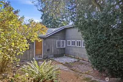 9555 College Way N, Seattle, WA 98103 - Photo 27