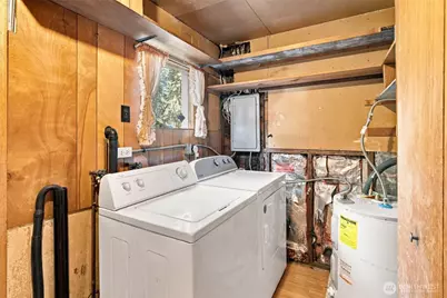 9555 College Way N, Seattle, WA 98103 - Photo 25