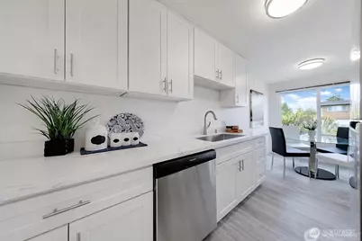 2517 2519 E Pike St, Seattle, WA 98122 - Photo 5