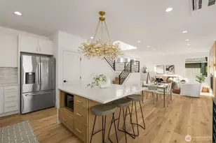 9251 Palatine Ave N, Seattle, WA 98103 - Photo 11