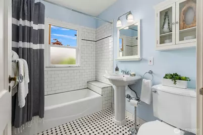 7705 23rd Avenue NW, Seattle, WA 98117 - Photo 19