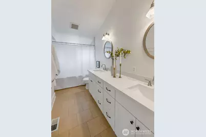 8057 12th Avenue NE, Seattle, WA 98115 - Photo 19