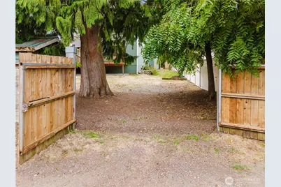 10050 13th Avenue NW, Seattle, WA 98177 - Photo 5